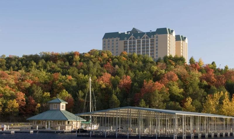 Chateau on the Lake Resort Spa & Convention Center 4