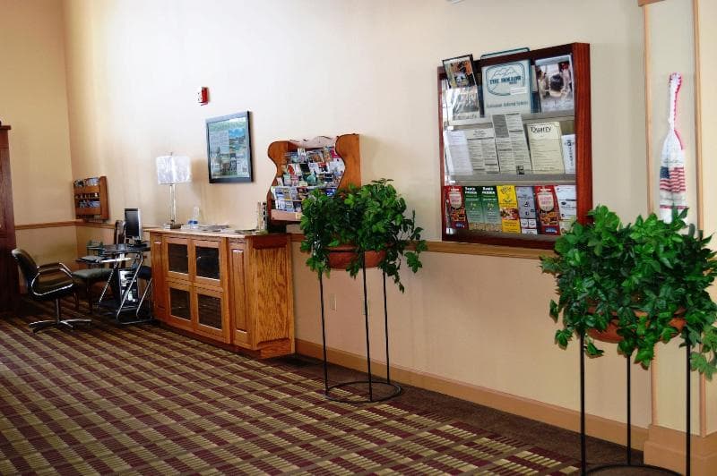Hollow Inn And Motel 4
