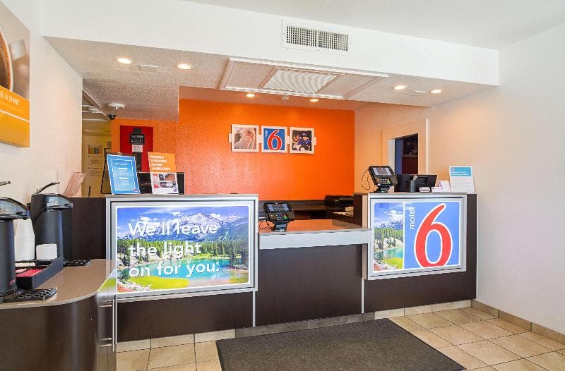 Motel 6 Pueblo I 25 4
