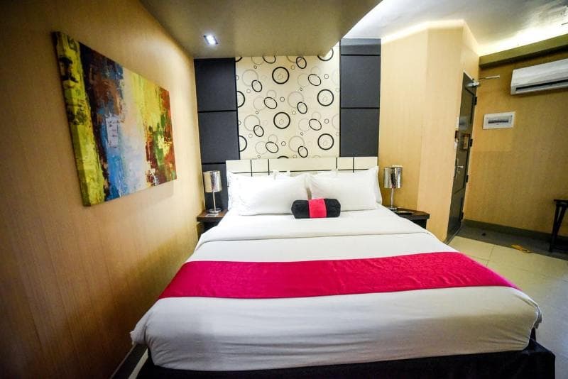 Eloisa Royal Suites 3