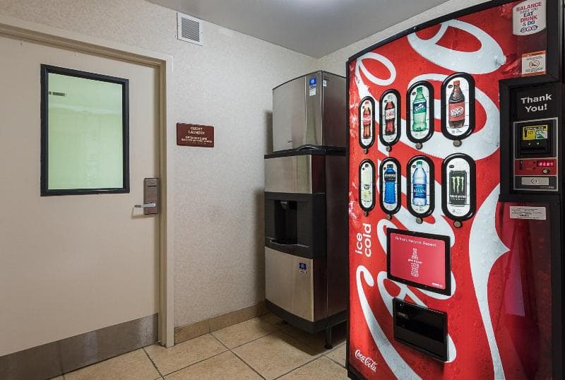Red Roof Inn Etowah 5