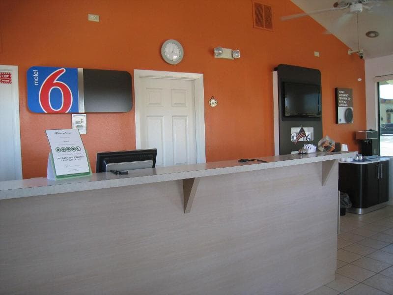 Motel 6 Willows 4