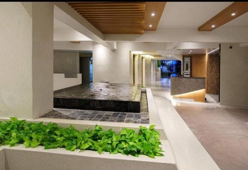 Hi-Season Hotel 2