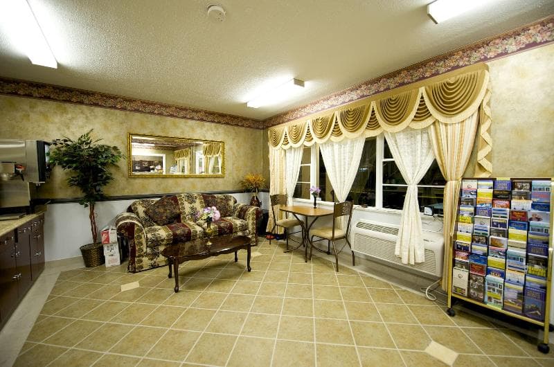 Executive Inn And Suites 3
