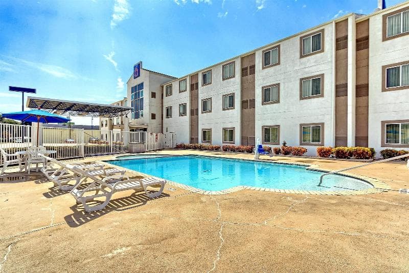 Motel 6 Seaside 5