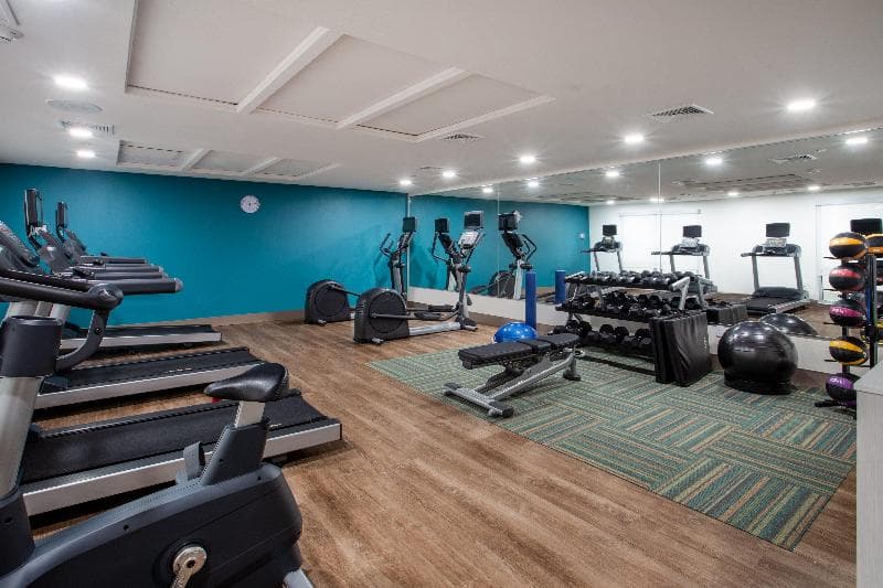 Holiday Inn Express & Suites Deland South 2