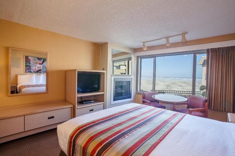 Ebb Tide Oceanfront Inn 3