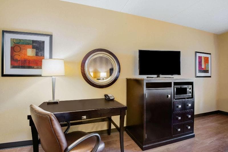 La Quinta Inn & Suites by Wyndham Edgewood / Aberdeen-South 4