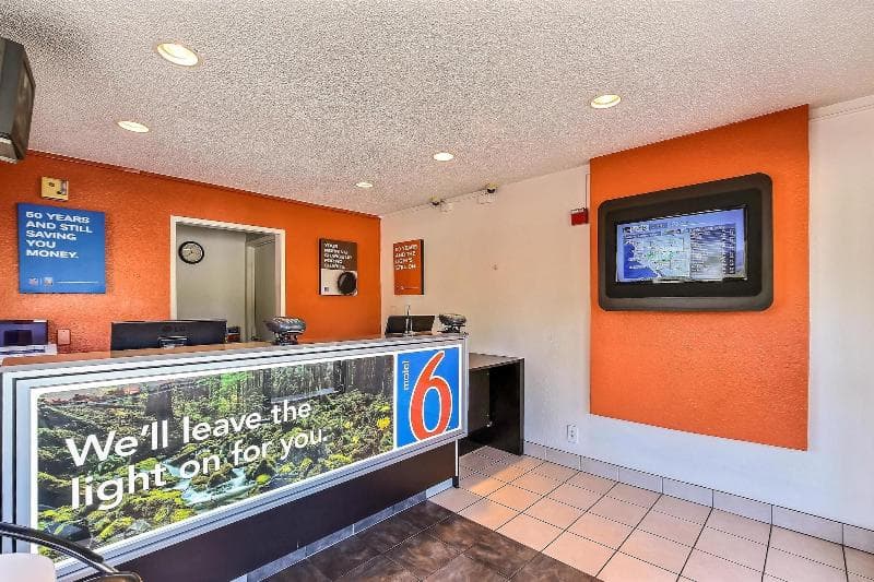Motel 6 Pleasanton 4