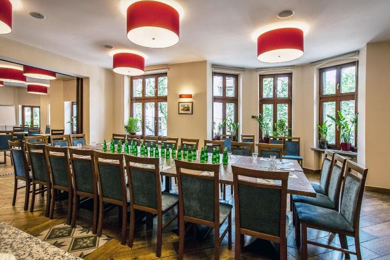 Hornigold „W Zielonej Kamienicy” main