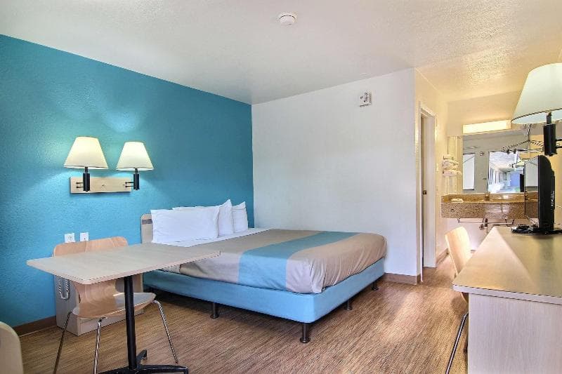 Motel 6 Lubbock 3