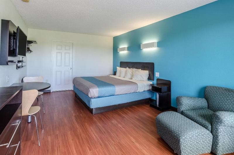 Motel 6 Lexington 5