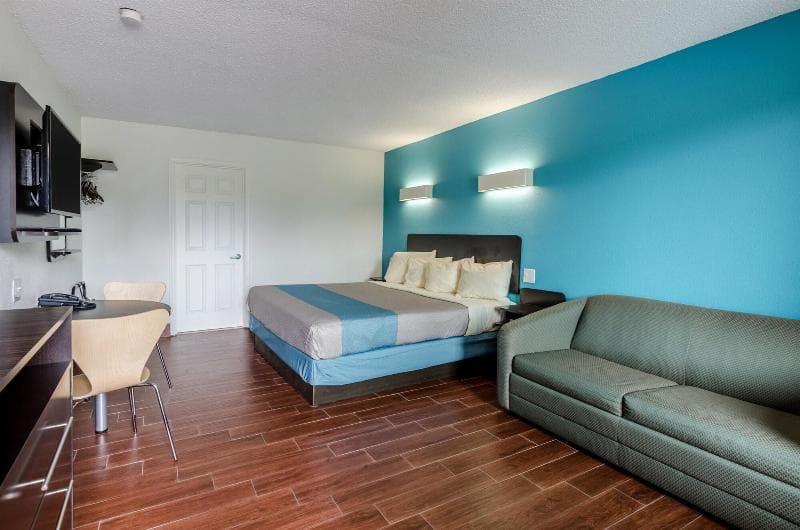 Motel 6 Lexington 3