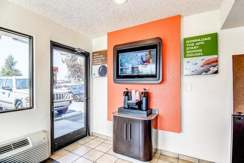 Motel 6 Stockton - Charter Way West 2
