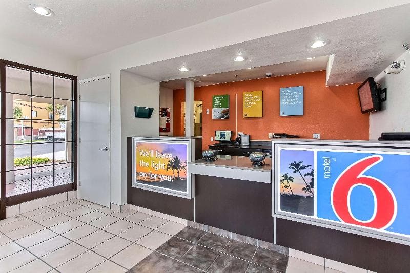 Motel 6 4