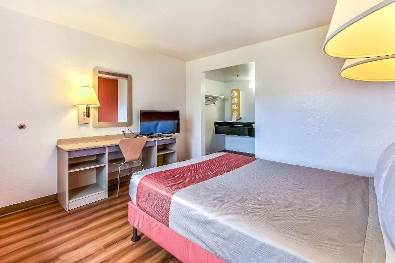 Motel 6 3