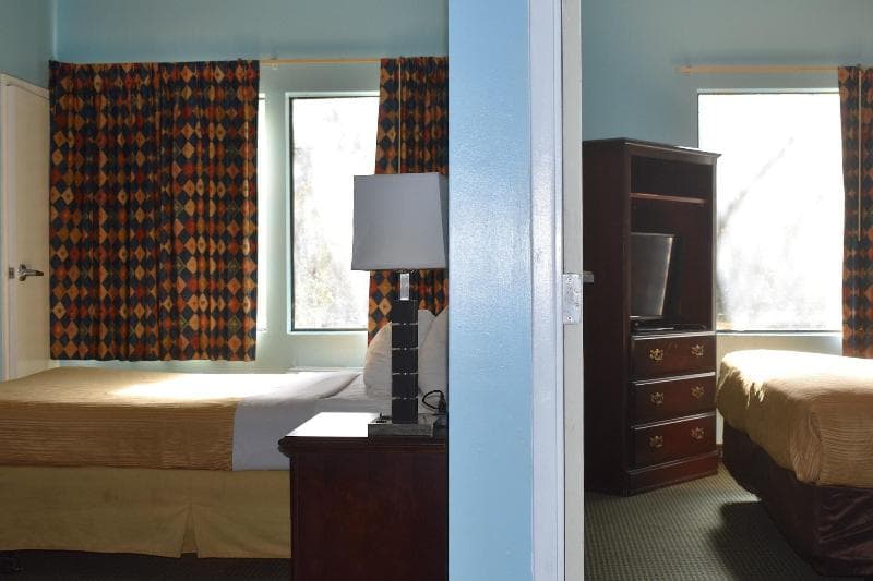 Guest Cottage & Suites 2