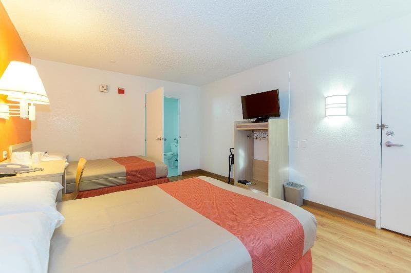 Motel 6 Hayward 3