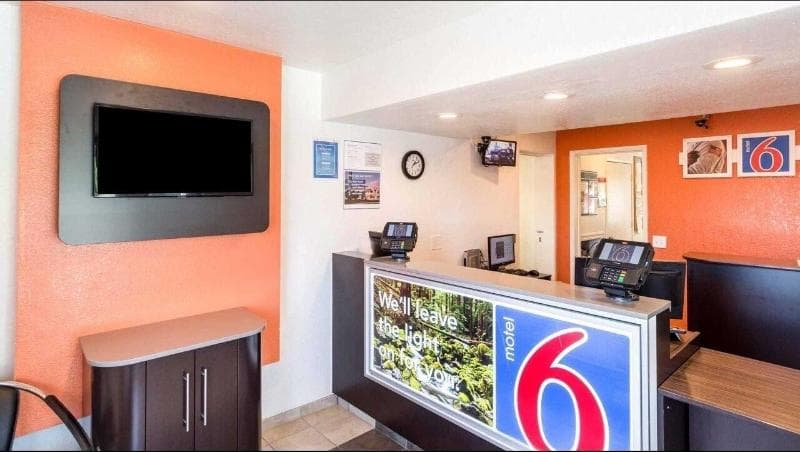 Motel 6 Redding Central 3