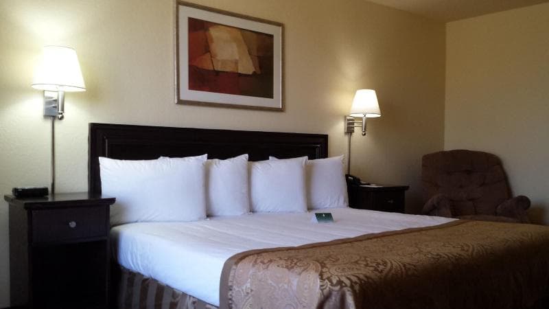 Markham House Suites 5