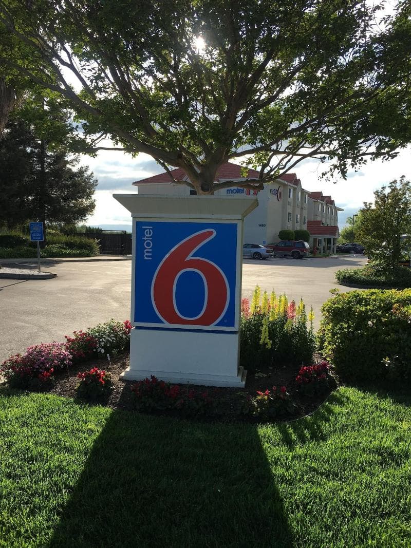 Motel 6 Dixon 5