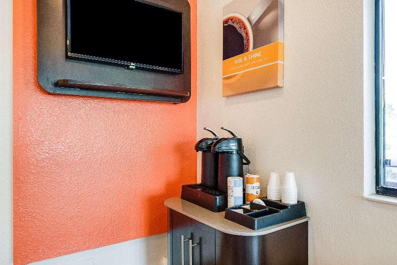 Motel 6 Kansas City Southwest - Lenexa 2