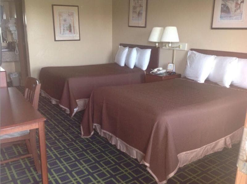 Hilltop Inn - Pittsburgh 4