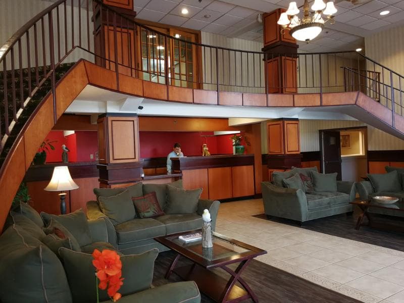Mystic River Hotel & Suites 4