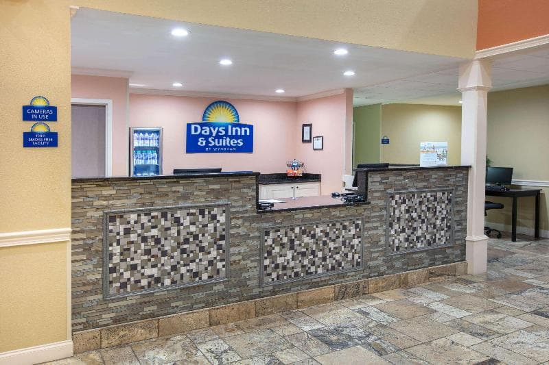 Days Inn & Suites By Wyndham Florence/Jackson Area 4