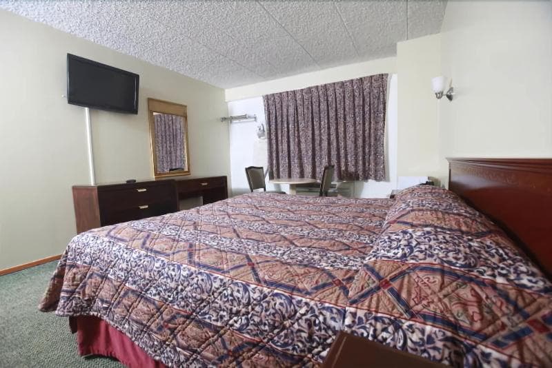 Meadowbrook Motor Lodge main