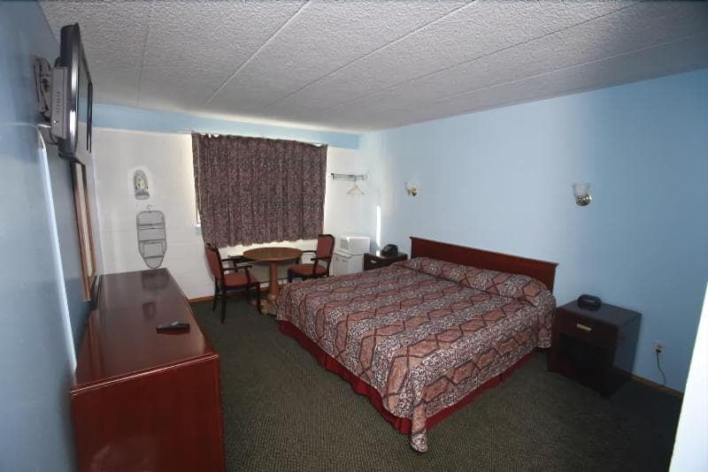 Meadowbrook Motor Lodge 4