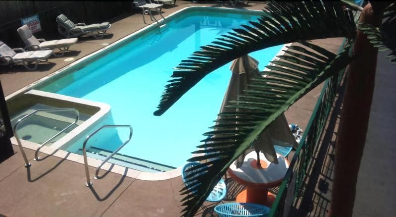 Rainbow Motor Inn 4