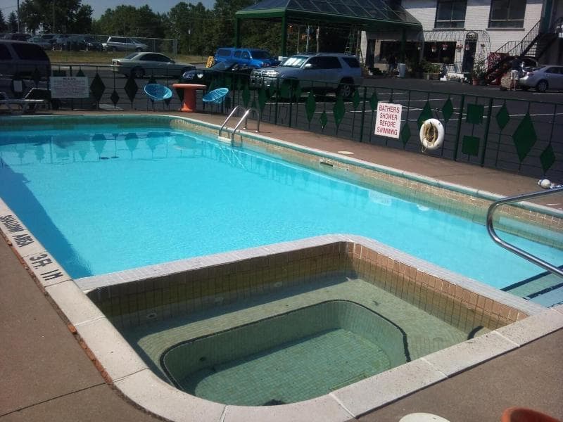 Rainbow Motor Inn 5