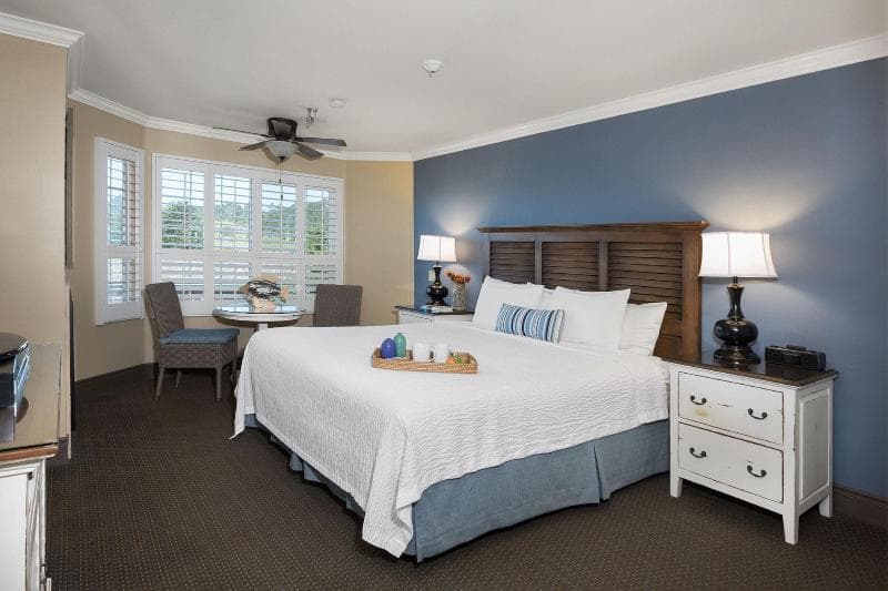 Sand Pebbles Inn 4
