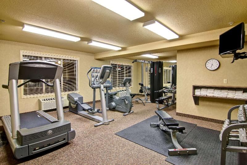 Ramada By Wyndham Ponoka 2