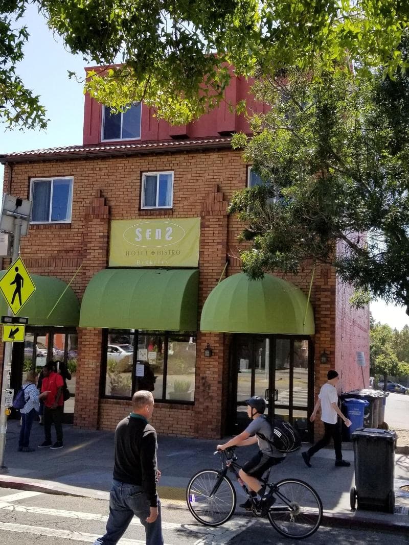 Sens Hotel And Bistro 5