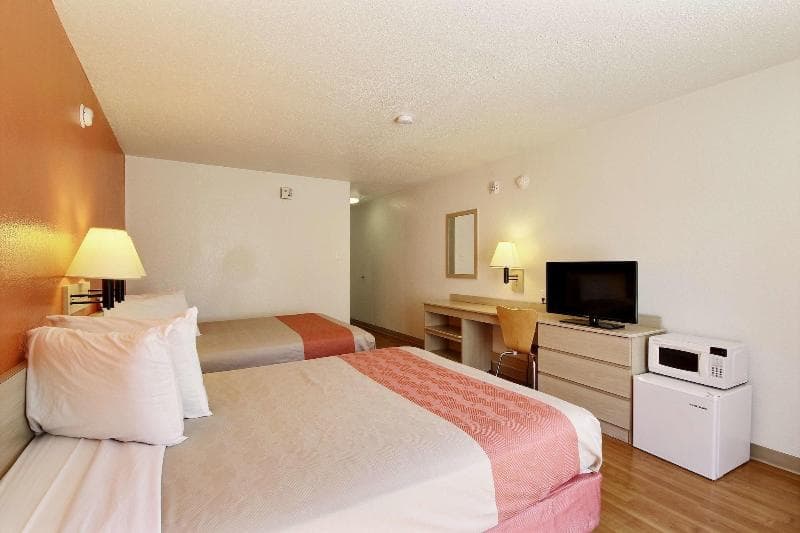 Motel 6 Laredo North 3