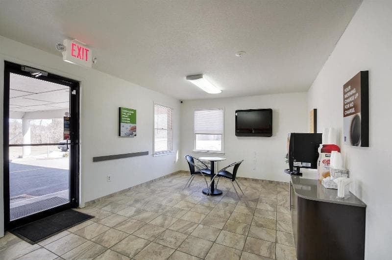 Motel 6 Charles Town 4