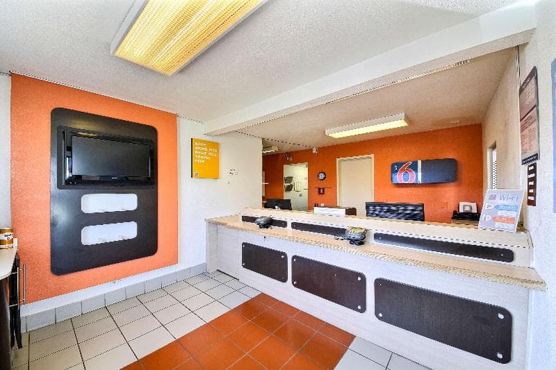 Motel 6 Laredo South 4