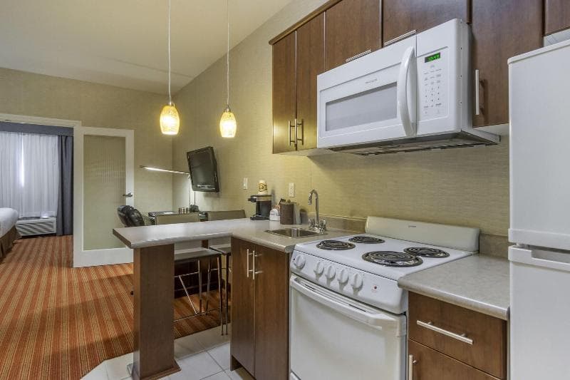Devonian Hotel And Suites 3