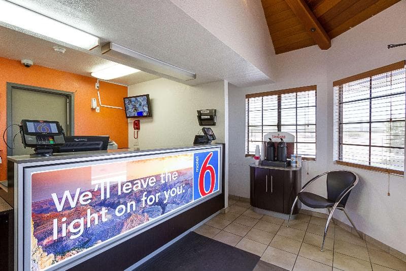 Motel 6 Mesa South 3