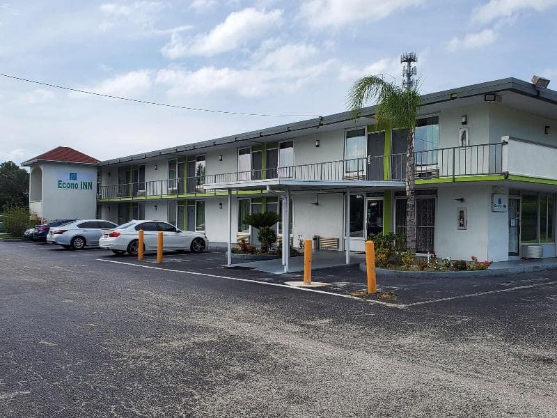 Econo Inn 5