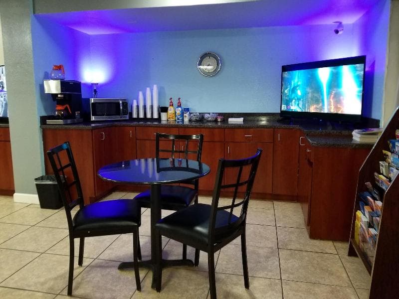 Econo Inn main