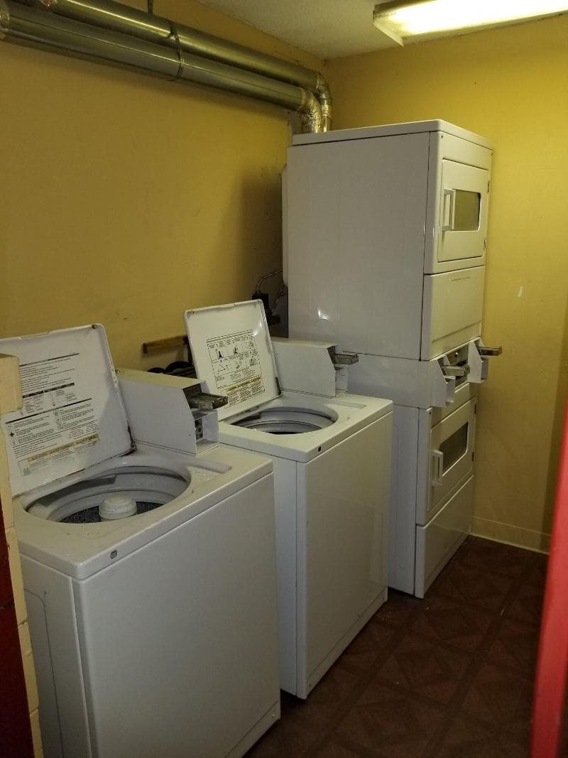 Econo Inn photo 1