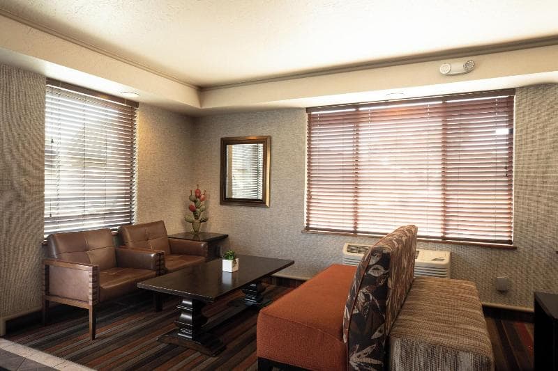 Oxford Suites Lancaster 3
