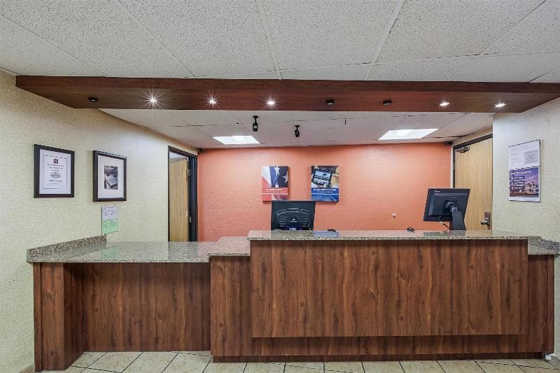 Motel 6 Oak Creek WI 3