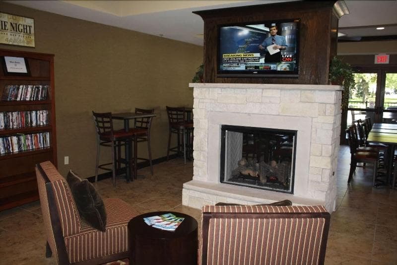 Parkwood Inn And Suites 3