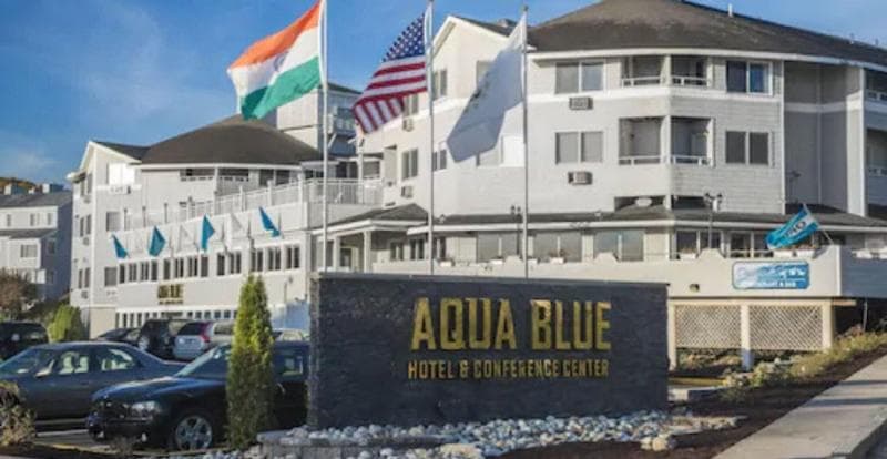 Aqua Blue Hotel & Conference Center 4