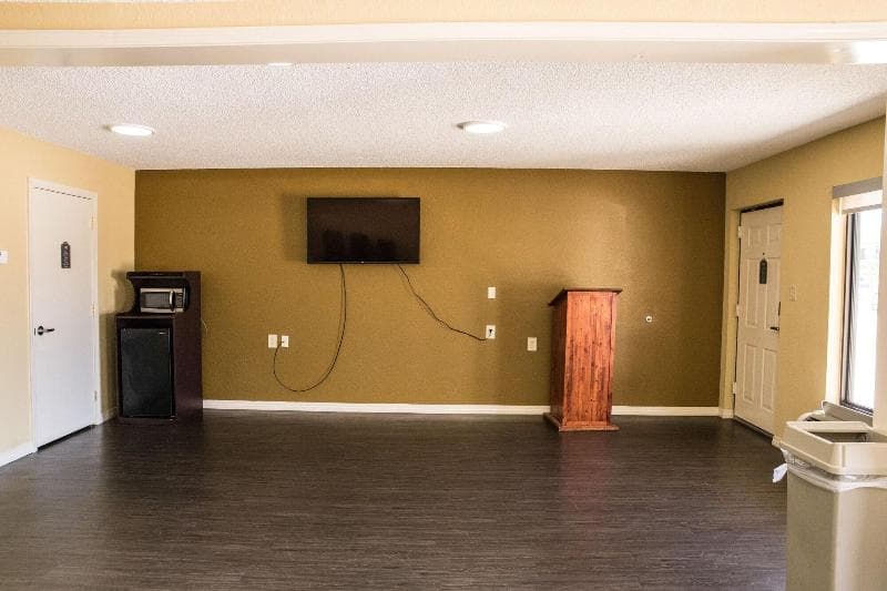 Mockingbird Inn & Suites main