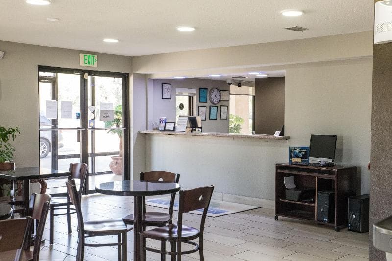 Mockingbird Inn & Suites 5